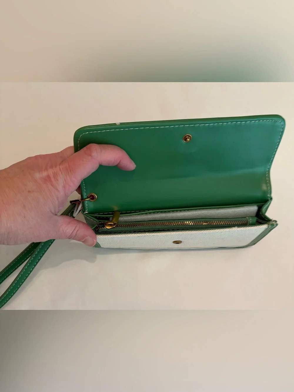 STEVE MADDEN New BBELTY Canvas 100% Cotton Natural Wallet Green Trim Snap Zip